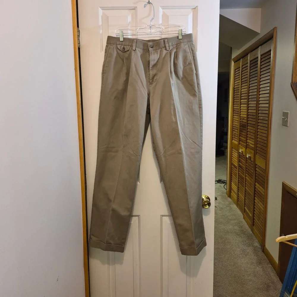 Dockers Mens 34x34 Khaki Pleated Relaxed Fit Cotton Chino Pants Cuffed Tan